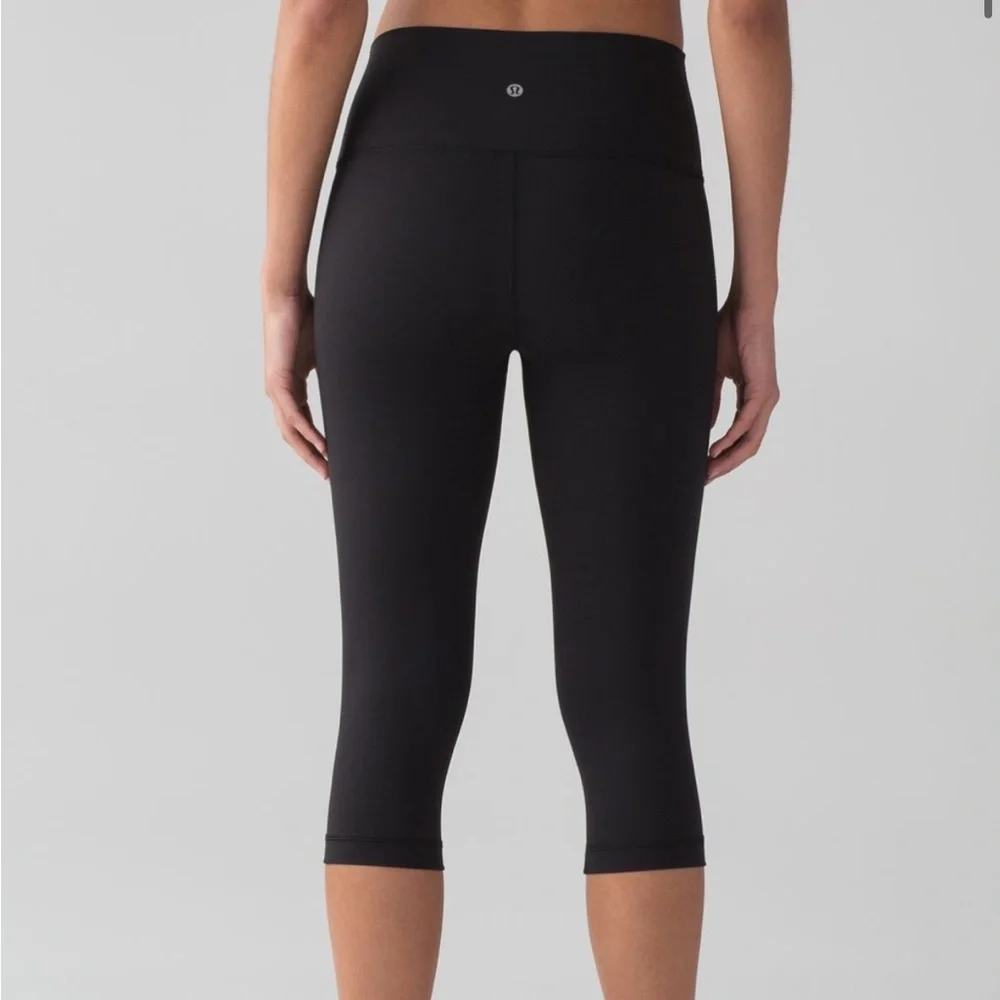 Lululemon Wunder Under Hi-Rise 1/2 Tight (Full-On Luxtreme 17") Size 4 NWOT